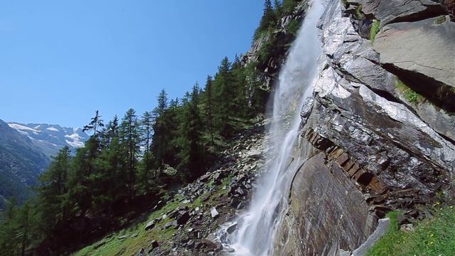 Расслабляющая музыка со звуками водопада  Спокойная атмосфера . Звуки природы