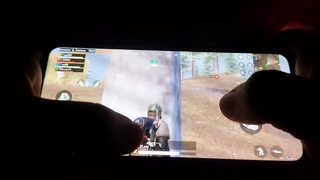 играю в Метро с рандомами .