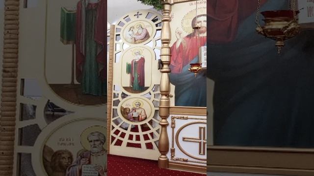 Божественная служба в храме Святой Троицы