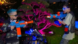 Как Достать ПАПУ! СЛЕДИМ за КЛОУНОМ 24 Часа! Nerf War vs Clown