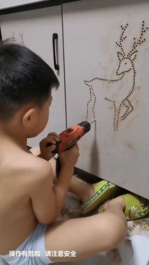 Я так ручкой не смогу нарисовать! Очень талантливый парень.