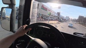 Выгрузка фуры в Ашан на втором этаже🤔🤔🤔.