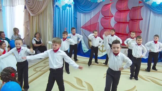 Морской танец на выпускном в детском саду