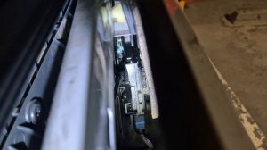 Заблокировалась задняя дверь (изнутри и снаружи)