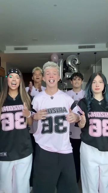 пов я когда хочу жрать🤣