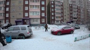 Терри, слепой, с касания, знакомый статист.