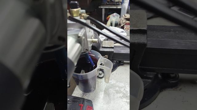 Ремонт гидроцилиндра сдвижной крыши Гелендваген