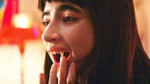 Вампирша-гуманистка ищет отчаянного добровольца Русский трейлер 2024 [get.gt]