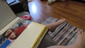 Любашины будни,сижу с девочками,альбом смотрим 😁...