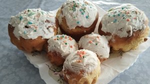 Пеку куличи, пробую скумбрию получилось очень вкусно.