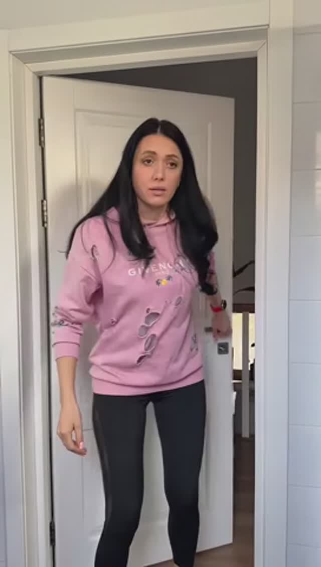 Он прямо перед тобой. Забавная семейная