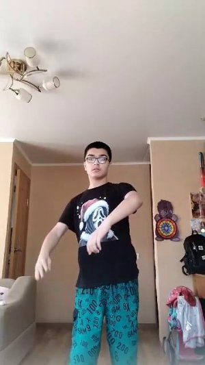 пою свой любимый трек