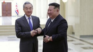 Ким Чен Ын принял министра иностранных дел КНР Ван И