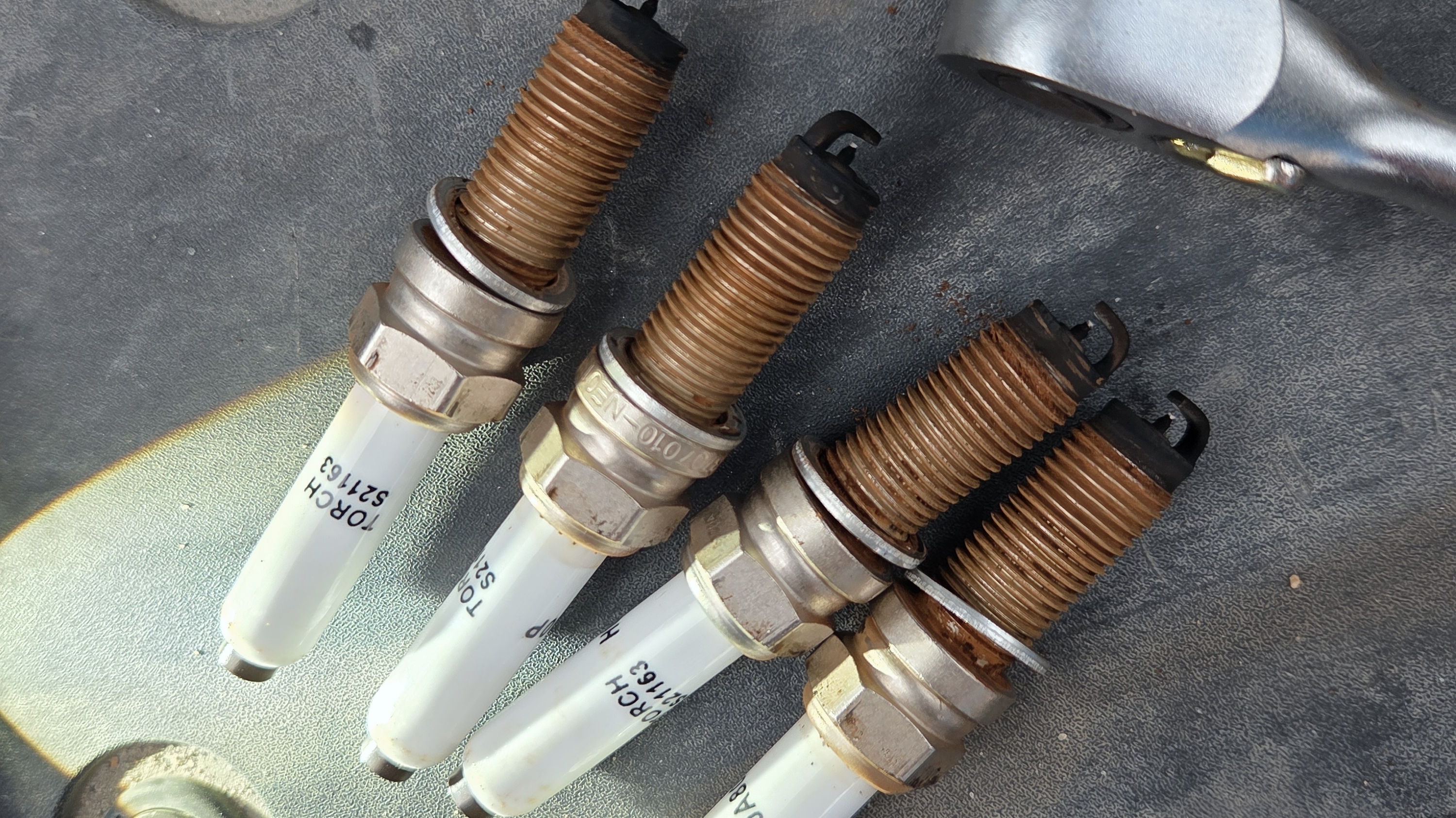 замена свечей чанган Changan