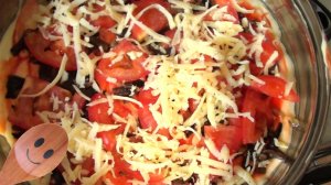 Быстрая Пицца на сковороде тесто на майонезе и сметане - рецепт