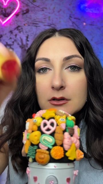 АСМР 💄МАКИЯЖ и Интересные СПЛЕТНИ / такое рассказала😳 #асмр #acmp #асмрмакияж