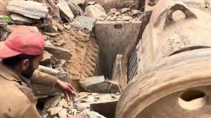 Строительство, дробление щебёнки