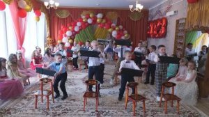 Танец хакеров на выпускном с детском саду.