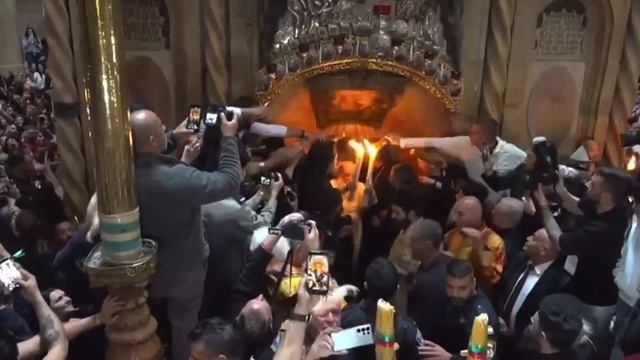 Церемония схождения Благодатного Огня в Храме Гроба Господня. Иерусалим. 11.04.2026