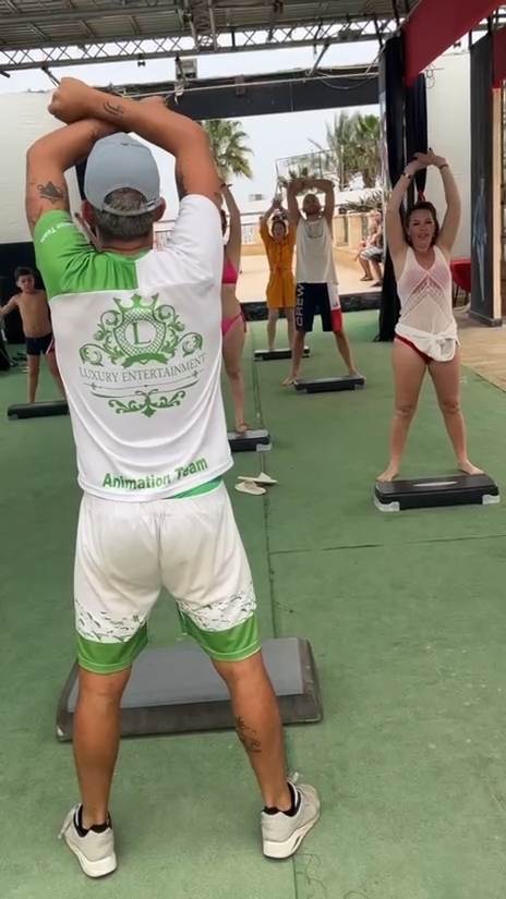 Фитнес-тренировка STEP - аэробика с международной командой Queen Sharm Resort 4* Sharm El Sheikh