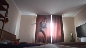 станцевала под новый трек дабл Бабл