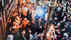 БЛАГОДАТНЫЙ ОГОНЬ СОШЁЛ! С НАМИ БОГ!