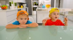 Дети изучают английский алфавит   ABC