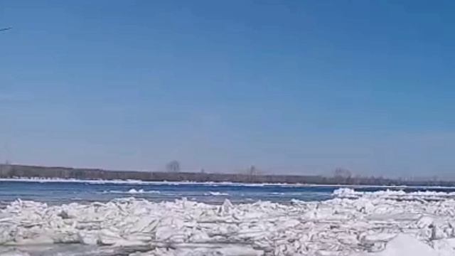 Проводы льда на реке Кама