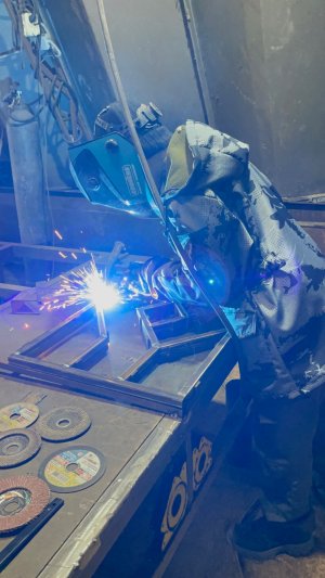 Младший брат, 14 лет