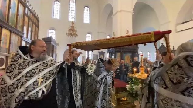 Вынос и погребение Плащаницы Христа в Страстную пятницу