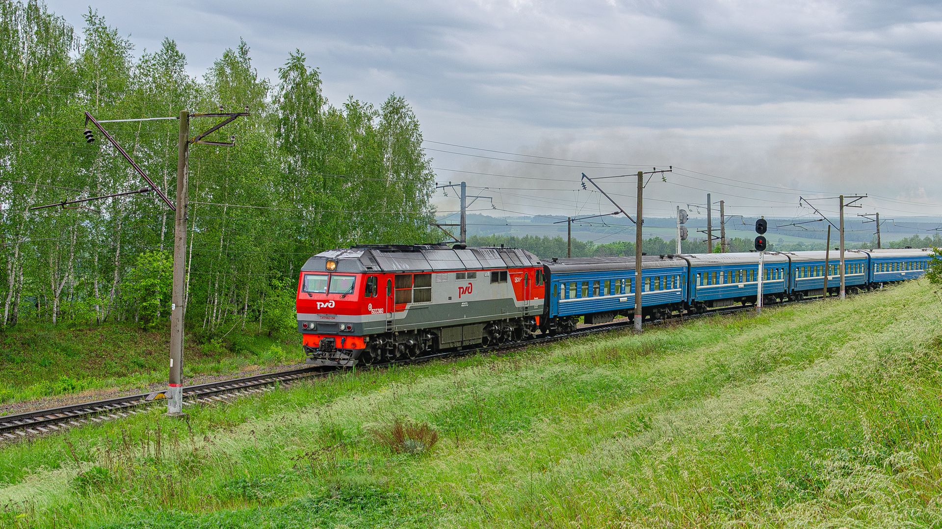 По изменённому маршруту. ТЭП70БС-294 с поездом Москва - Бишкек
