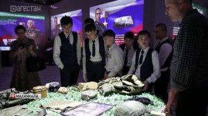 Учащиеся 54 школы Махачкалы посетили мультимедийную выставку «Поколение героев» в Историческом парке