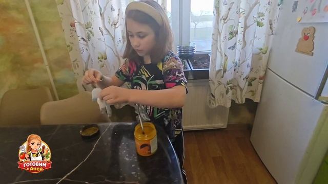 Окраска яиц без химии: Драконьи яйца с куркумой и каркаде от Ани