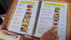 Мы ничего с собой не возьмём на тот свет... Удивитеьный Чиангмай где 300 старинных храмов. Таиланд.