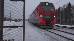Наши любимые поезда! Проехал поезд и Макса замело. Видео про поезда для детей
