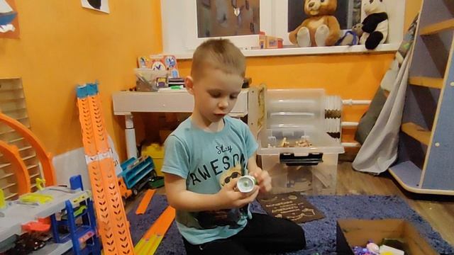 ИВАН ДМИТРИЕВИЧ ИГРАЕТ / РАЗБОР ИГРУШЕК