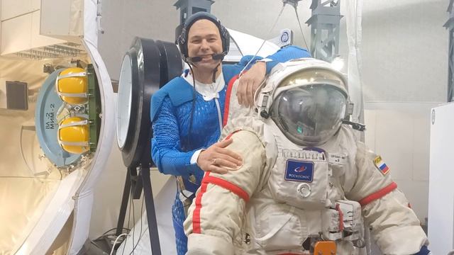 Герой России, летчик-космонавт Дмитрий Петелин поздравил удачнинцев с наступающим Днем космонавтики