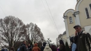 11 апреля Вот какая очередь в церковь...