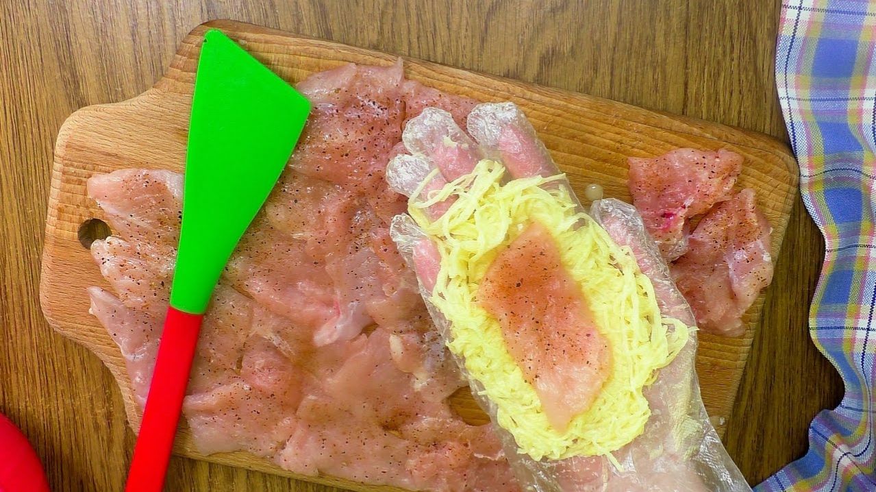 Куриное филе в шубке! Сочная курица в хрустящей корочке! смотреть онлайн