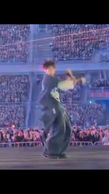 Концерт в Кояне - день2 
11.04.2026
#Чонгук💜 BTS💜🫰