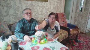 ПАСХАЛЬНЫЙ КУЛИЧ ОСВЯТИЛ в ХРАМЕ