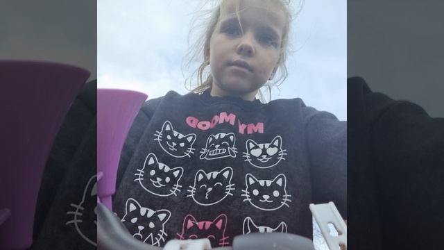 На велике во дворе