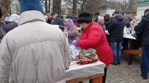 Пасхальная традиция - освещение куличей .