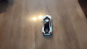 Распаковка машины BMW I8 на пульте управления