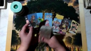 Кто там феячит? #таро, #таролог, #тароонлайн, #гаданиетаро