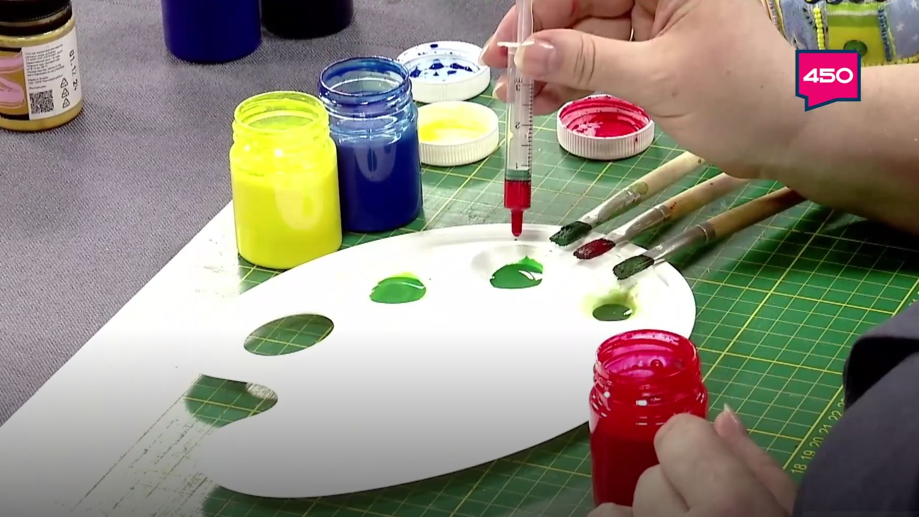 Брошь в виде гиацинта. Ручная работа