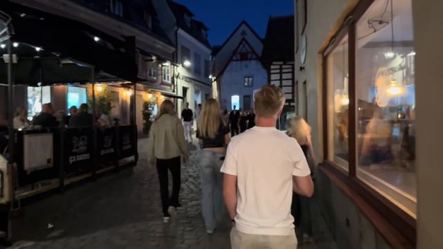 Пьяные девочки развратницы. 18+. Эротика