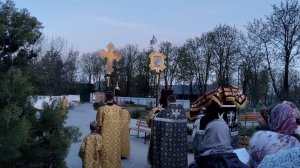 Крестный ход с плащаницей и с чином погребения в Великую пятницу в храме Павла Таганрогского.