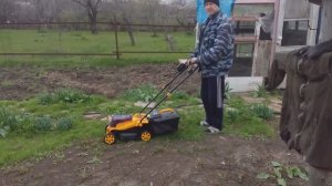 Газонокосилка делает своё дело :)