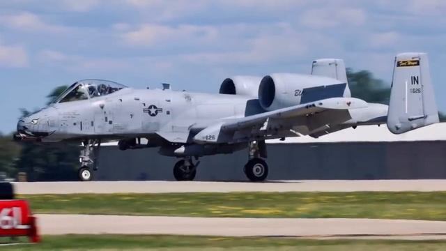 A-10 Thunderbolt--самый живучий самолет Америки.